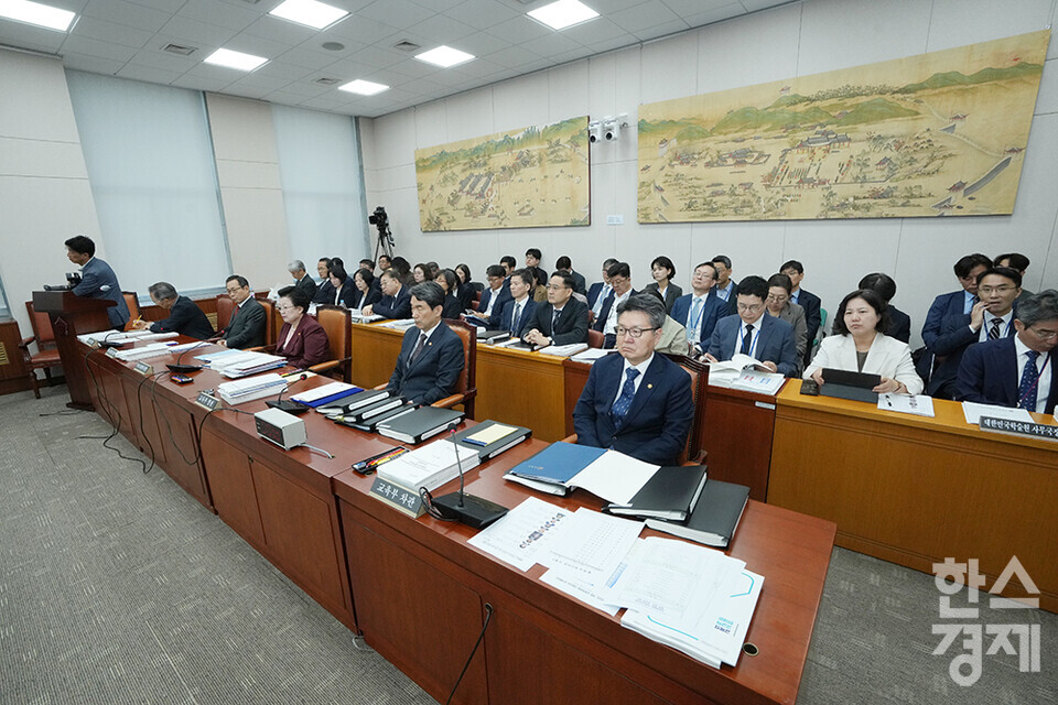 8일 서울 여의도 국회에서 국회 교육위원회 국정감사가 열리고 있다. 이날 교육위는 교육부, 국가교육위원회 등 8개 기관에 대한 감사를 진행한다. /최대성 기자 dpdaesung@sporbiz.co.kr 2024.10.08.