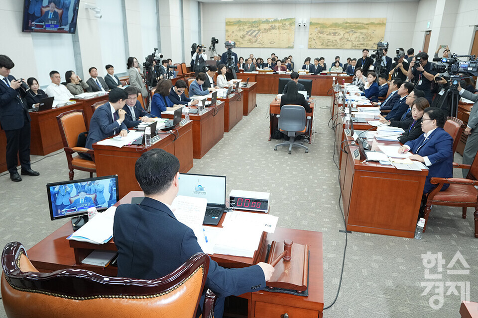 8일 서울 여의도 국회에서 국회 교육위원회 국정감사가 열리고 있다. 김영호 위원장이 국정감사를 주재하고 있다. 이날 교육위는 교육부, 국가교육위원회 등 8개 기관에 대한 감사를 진행한다. /최대성 기자 dpdaesung@sporbiz.co.kr 2024.10.08.