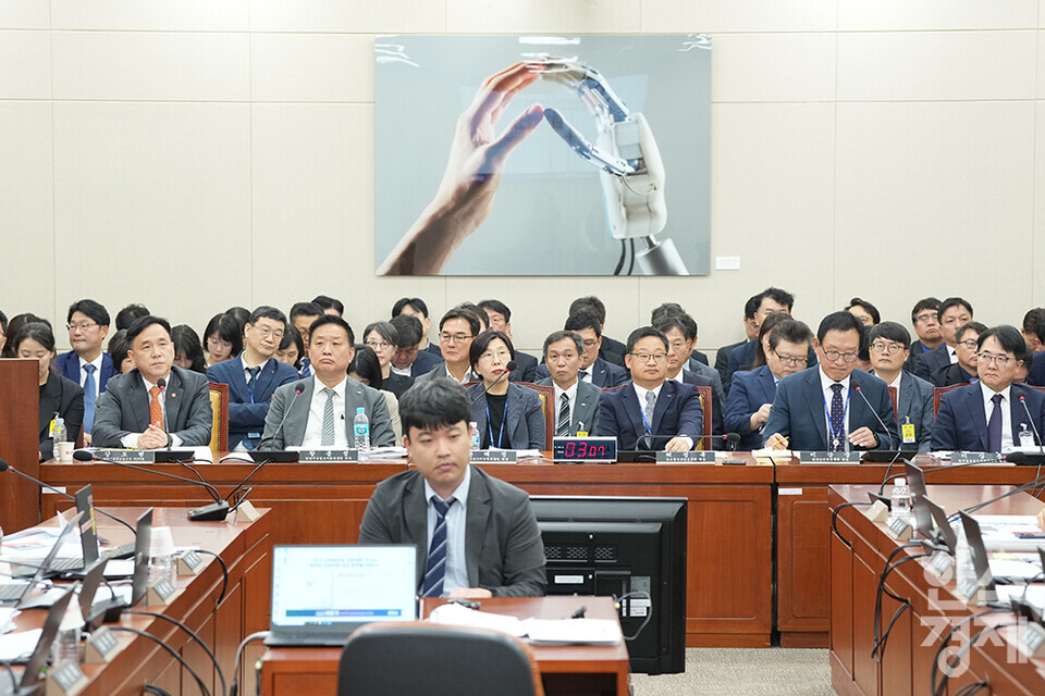 10일 서울 여의도 국회에서 과학기술정보방송통신위원회 국정감사가 열리고 있다.  /최대성 기자 dpdaesung@sporbiz.co.kr 2024.10.10.