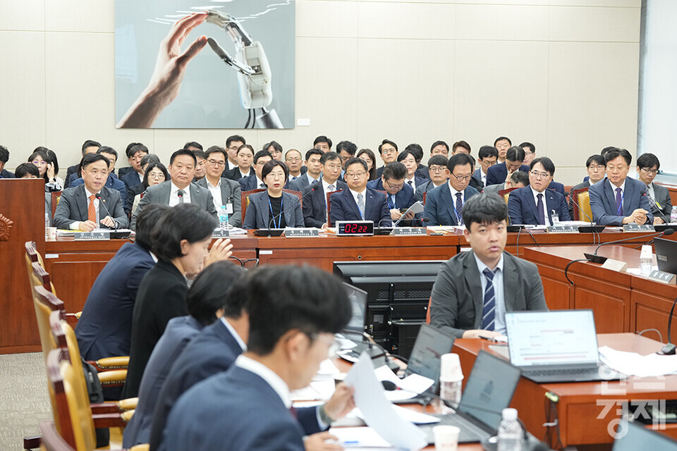 10일 서울 여의도 국회에서 과학기술정보방송통신위원회 국정감사가 열리고 있다.  /최대성 기자 dpdaesung@sporbiz.co.kr 2024.10.10.