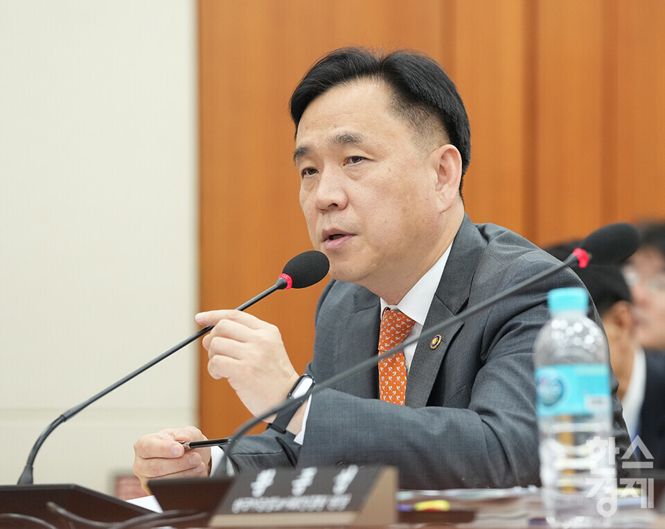 10일 서울 여의도 국회에서 과학기술정보방송통신위원회 국정감사가 열리고 있다. 강도현 과학기술정보통신부 제2차관이 의원 질의에 답변하고 있다. /최대성 기자 dpdaesung@sporbiz.co.kr 2024.10.10.