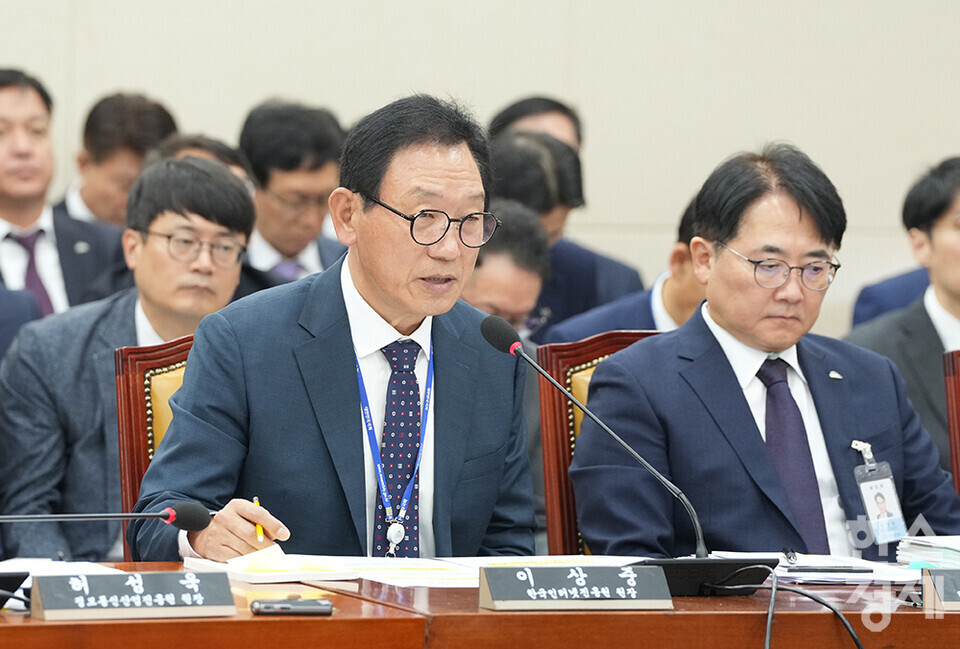 10일 서울 여의도 국회에서 과학기술정보방송통신위원회 국정감사가 열리고 있다. 이상중 한국인터넷진흥원 원장이 의원 질의에 답변하고 있다. /최대성 기자 dpdaesung@sporbiz.co.kr 2024.10.10. 