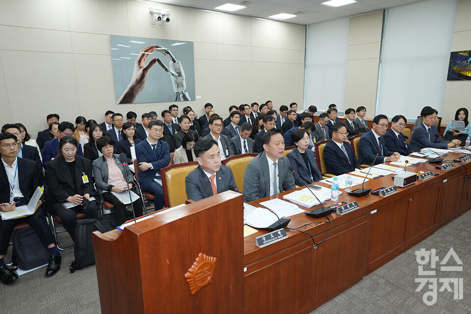 10일 서울 여의도 국회에서 과학기술정보방송통신위원회 국정감사가 열리고 있다.  /최대성 기자 dpdaesung@sporbiz.co.kr 2024.10.10.