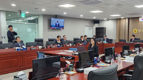 경기도의회에서 진행 중인 'K컬처밸리 사업협약 부당해제 의혹'에 대한 행정사무조사 특별위원회(위원장 김영기, 이하 특위)가 더불어민주당 소속 의원들의 불참으로 파행을 겪고 있다./ 김두일 기자