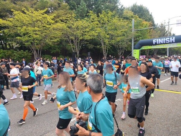 패션그룹형지 제공