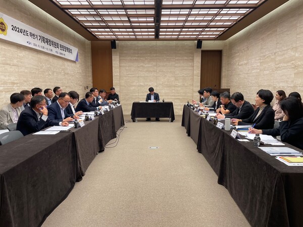 경기도의회 기획재정위원회(위원장 조성환, 더불어민주당, 파주2)는 10월 15일부터 17일까지 2박 3일 일정으로 충청북도 일원에서 ‘기획재정위원회 현장정책회의’를 개최했다. / 경기도의회 제공