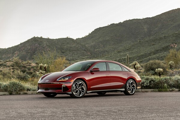 최고의 전기 세단(Top Pick: Electric Car), 최고 가치의 전기차(Top Pick: Value EV)에 오른 '아이오닉 6'/ 현대자동차그룹