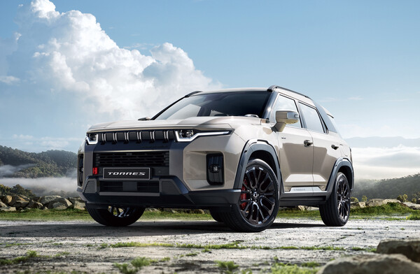 더 뉴 토레스 블랙에디션/ KG모빌리티