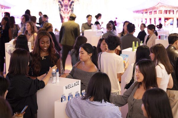 웰라쥬가 ‘K-beauty Boost in NYC 2024’에 참가해 제품을 소개하고 있다./휴젤 제공