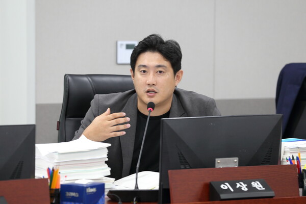 이상원 의원이 경기도가 협약 해제를 법률자문에 따라 진행했다고 주장한 데 대해 정면으로 반박했다. / 경기도의회 제공