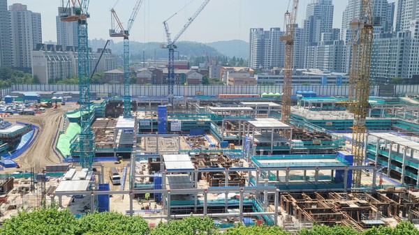 서울시내 한 아파트 공사장의 모습. / 연합뉴스