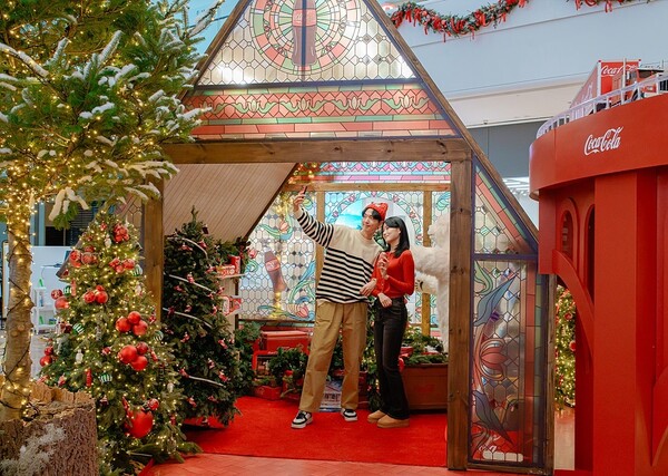 스타필드 하남 ‘코카-콜라 크리스마스 빌리지 in 스타필드’ / 한국 코카-콜라 제공