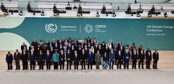 제29차 유엔기후변화협약 당사국총회(COP29)가 진통 끝에 NCQG에 합의했다. 선진국은 2035년까지 연간 최소 3000억달러(약 421조원)를 부담하고, 공공·민간 재원을 통해 개도국에 대한 재정을 2035년까지 1조3000억달러(약 1820조원)로 확대하기로 합의했지만, 개도국은 최소 3000억달러는 너무 적고 2035년까지는 너무 늦다고 비판했다. / 사진=COP29 공식 X 갈무리