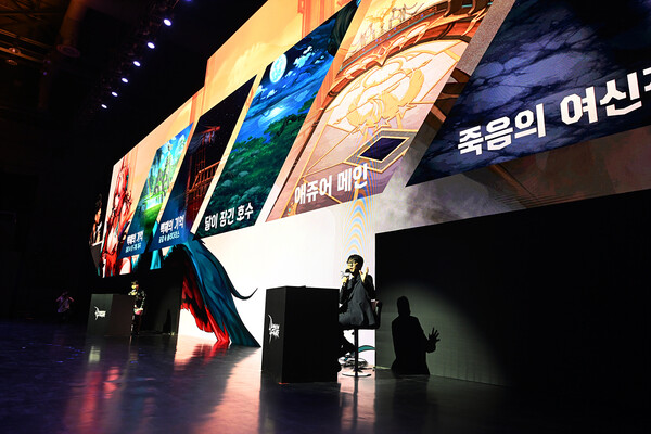 ‘던파 페스티벌’ 1부에서 발표하고 있는 박종민 네오플 디렉터./ 넥슨