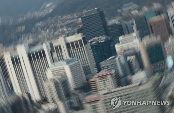 기업 체감경기가 내수부진에 불확실한 경제상황까지 겹치며 한 달 만에 뒷걸음질쳤다. /연합뉴스