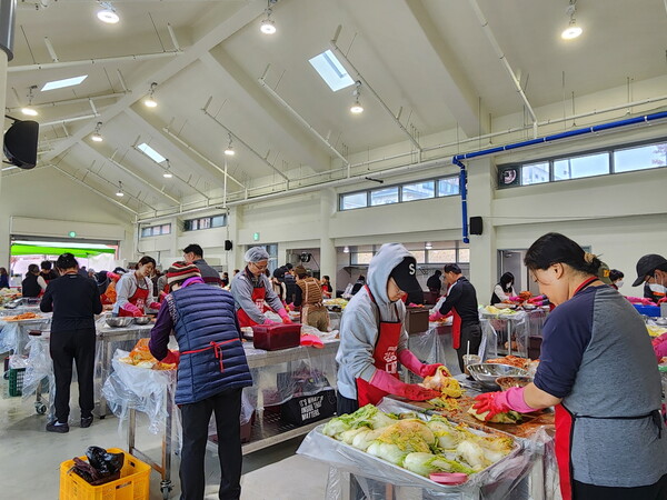 지난해 남구 광주김치타운에서 개최된 빛고을 사랑나눔 김장대전. /광주시 제공