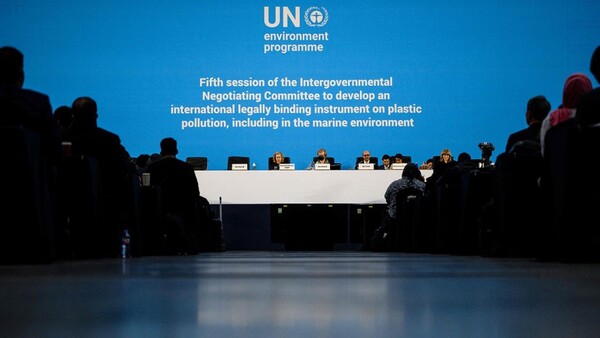 국제 플라스틱 협약 제5차 협상회의(INC-5)가 성안없이 추가 회의에 합의하면서 막을 내렸다. / 사진=연합뉴스.