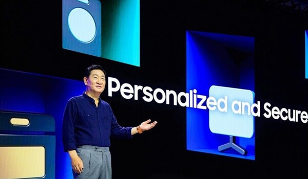 지난 10월 3일(현지시간) 미국 새너제이 맥에너리 컨벤션 센터에서 개최된 '삼성 개발자 콘퍼런스2024'에서 한종희 삼성전자 DX부문장 대표이사 부회장이 기조 연설을 하고 있다./사진=삼성전자