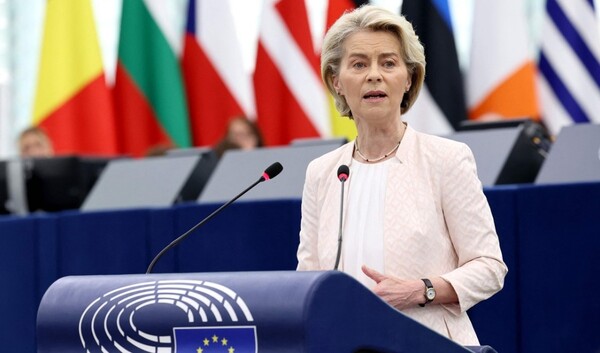 격한 트랙터 시위에 결국 EU 집행위원회가 농업정책을 완화하고 기후정책에서 농업 부문을 삭제했다. / 사진=연합뉴스