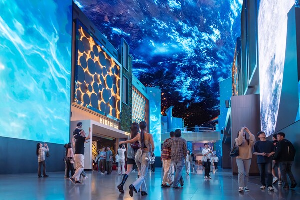 LED 스크린을 이용한 카운트다운, 대규모 벌룬드롭과 DJ 공연 등이 펼쳐질 인스파이어의 시그니처 공간 ‘오로라’. /모히건 인스파이어 제공