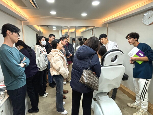 딥 원데이 마스터 클래스에 참여한 의료진들이 복합 시술 실습에 참여하고 있다./대웅제약 제공