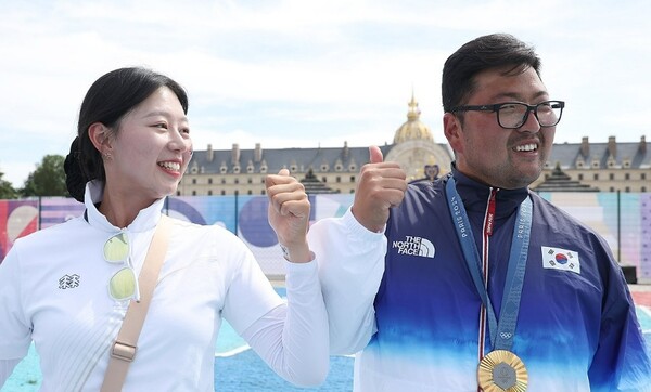 2024 파리 올림픽 양궁에서 금메달을 딴 김우진(오른쪽)과 임시현. /연합뉴스