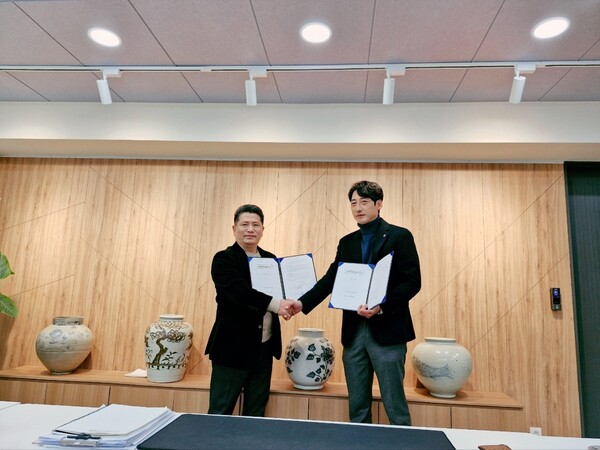 (주)블리츠투자개발(좌측)과 (유)에스빈 업무협약식./에스빈 제공