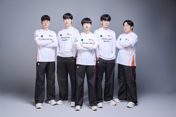 한화생명e스포츠 2025 선수단과 신규 유니폼 이미지./한화생명e스포츠