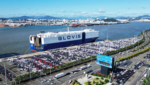 현대차 울산공장 수출선적부두/ 현대자동차그룹