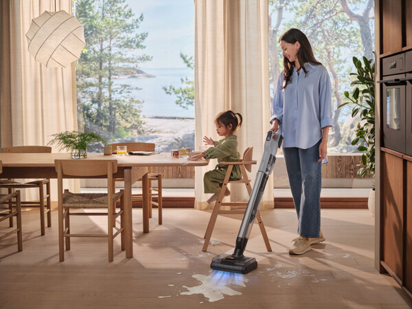 일렉트로룩스 ‘얼티밋홈 800 3 in 1 습건식 무선청소기’./일렉트로룩스