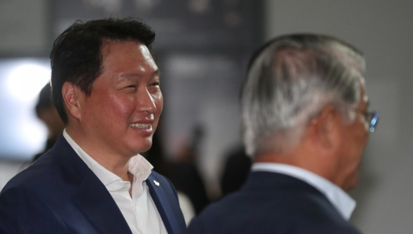 최태원 SK그룹 회장 겸 대한상공회의소 회장이 이끄는 민간 경제사절단이 도널드 트럼프 미 행정부 2기 출범 이후 처음으로 미국 워싱턴DC를 방문한다./연합뉴스