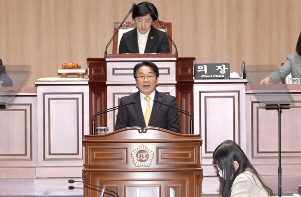 강기정 시장은 제330회 임시회 제1차 본회의 시정연설에서 ‘2025년 시정 운영 방향’을 설명했다. /광주시 제공