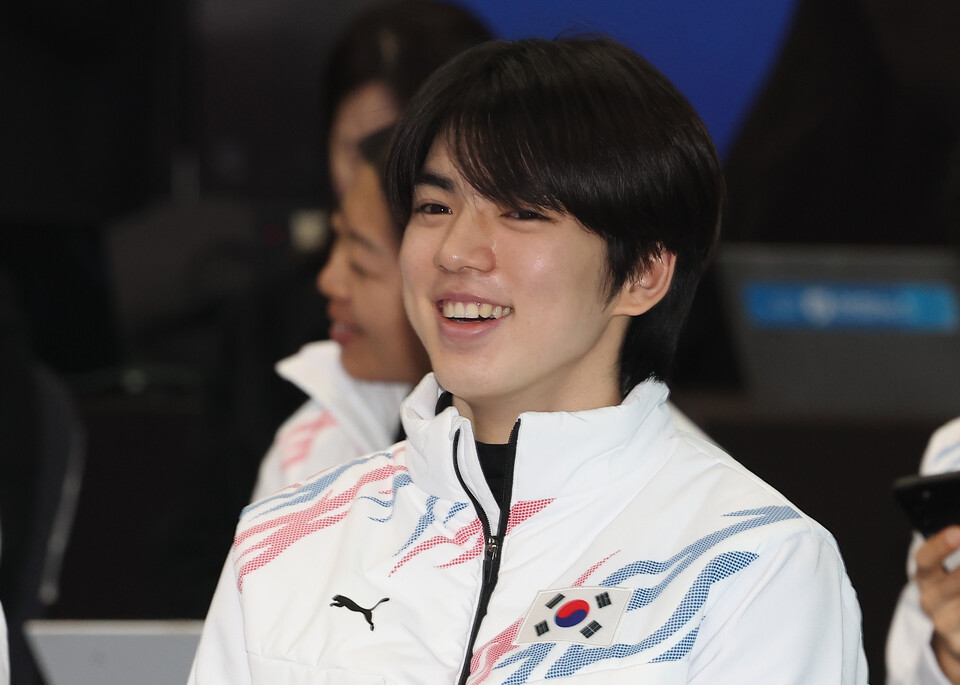 피겨 스케이팅 국가대표 차준환이 지난달 24일 오후 서울 송파구 올림픽파크텔에서 열린 2025 하얼빈동계아시안게임 대한민국 선수단 결단식에서 웃음을 보이고 있다. /연합뉴스