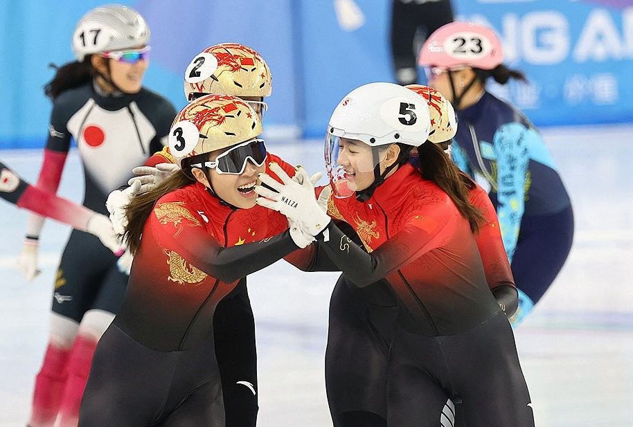 여자 3000m 계주 금메달 획득한 중국. /연합뉴스
