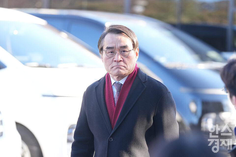 배보윤 윤석열 대통령측 변호인이 13일 오전 서울 종로구 헌법재판소에서 열리는 윤석열 대통령 탄핵 심판 8차 변론기일에 참석하고 있다. /최대성 기자 dpdaesung@sporbiz.co.kr 2025.02.13.(사진공동취재단)