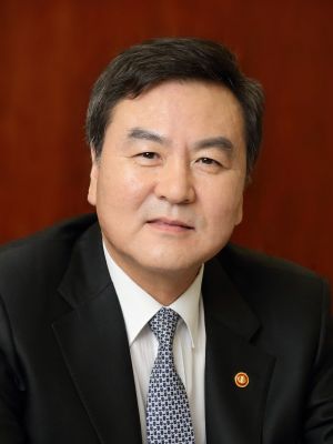 신제윤 전 금융위원장  