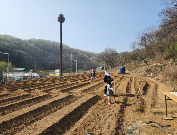 의왕시(시장 김성제)가 오는 24일부터 ‘행복가꿈 주말농장’ 분양 신청을 받는다./ 의왕시 제공