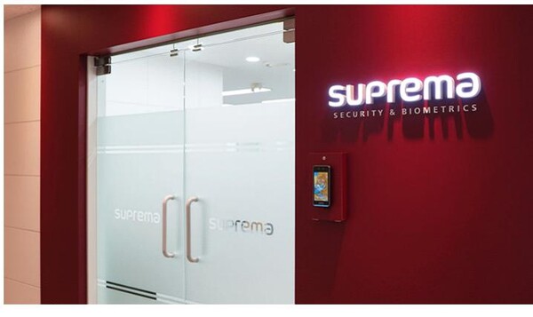 슈프리마는 데이터 보안 역량 강화한 AI 기반 얼굴인증 디바이스 '바이오엔트리 W3(BioEntry W3)'를 출시했다./슈프리마