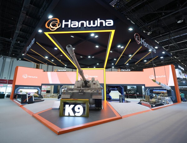 한화에어로스페이스와 한화시스템이 UAE 아부다비에서 개최되는 국제방산전시회(IDEX) 2025에 참가해 K-방산 종합 역량을 선보이며 중동·북아프리카시장을 공략한다./ 한화시스템