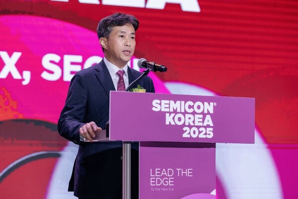 세미콘 코리아 2025에서 연설하는 곽노정 SK하이닉스 사장 / 연합뉴스 
