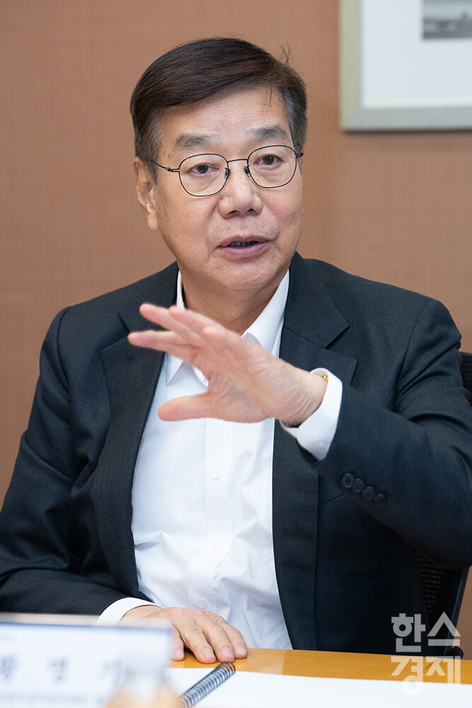 황영기 초록우산어린이재단 회장이 2월13일 서울 종로구 서머셋팰리스서울 호텔에서 열린 'ESG 지속가능 경영 자문위원단 정례 회의'에 참석해 발언하고 있다. /최대성 기자 dpdaesung@sporbiz.co.kr 2025.02.13.