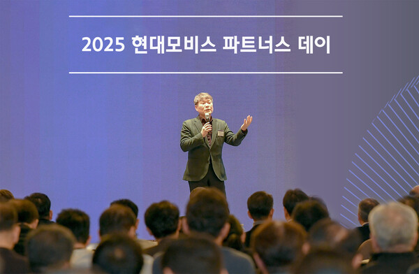 지난 21일 제주 해비치 호텔에서 열린 ‘2025 파트너스 데이’에서 에서 이규석 현대모비스 사장이 발언하고 있다. /현대모비스
