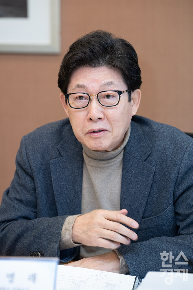 조명래 단국대 석좌교수가 2월13일 오전 서울 종로구 서머셋팰리스서울 호텔에서 열린 'ESG 지속가능 경영 자문위원단 정례 회의'에 참석해 발언하고 있다. /최대성 기자 dpdaesung@sporbiz.co.kr 2025.02.13.