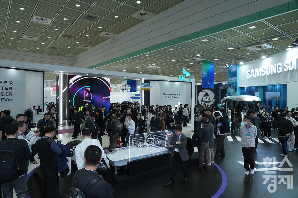 5일 서울 강남구 코엑스에서 국내 최대 배터리 전시회인 '인터배터리 2025'가 열리고 있다.  688개 기업이 참여한 이번 행사는 오는 7일까지 3일간 진행된다. /최대성 기자 dpdaesung@sporbiz.co.kr 2025.03.05.