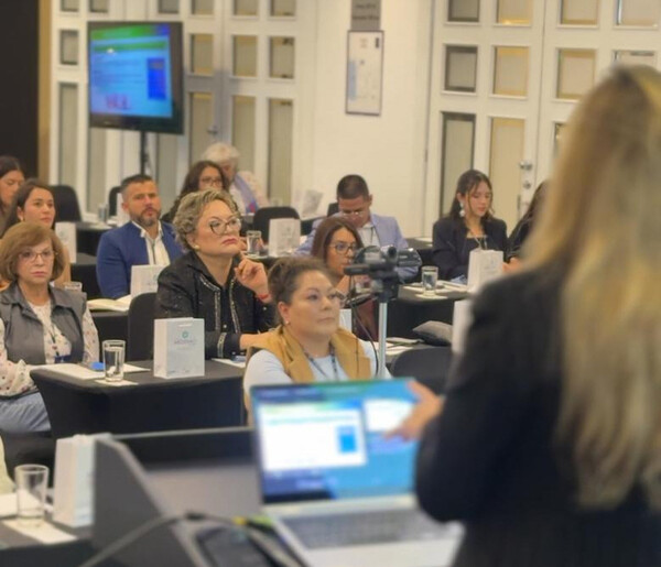 지난달 27일부터 2일간 에콰도르 가야킬·키토에서 열린 나보타 론칭 심포지엄에서 강의가 진행되고 있다./대웅제약 제공