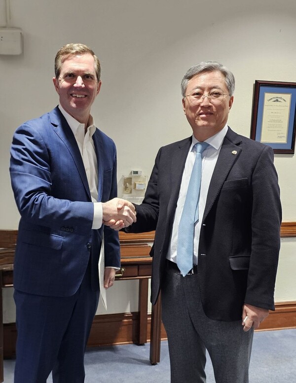 왼쪽부터 켄터키 주지사 앤디 베쉬어(Andy Beshear), 최중경 대사 / 산업부