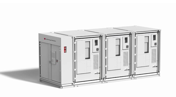 LG에너지솔루션은 ESS, UAM 등 Non-EV 사업으로 포트폴리오를 다각화고 있지만 현재 ESS 시장에서의 점유율도 높지 않은 상황이다.  / LG에너지솔루션