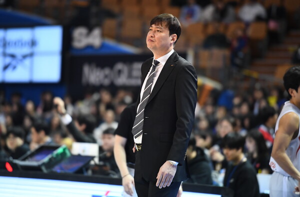송영진 수원 KT 소닉붐 감독. /KBL 제공