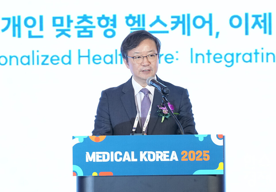 20일 서울 강남구 코엑스에서 메디컬 코리아(Medical Korea) 2025 개막식이 열리고 있다. 김영태 서울대학교병원장이 축사를 하고 있다. /최대성 기자 dpdaesung@sporbiz.co.kr 2025.03.20.