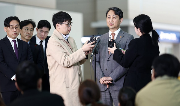 안덕근 장관이 20일 미국 워싱턴DC를 방문한다. 이를 계기로 한국의 민감국가 지정 해제 문제를 논의한다. / 연합뉴스